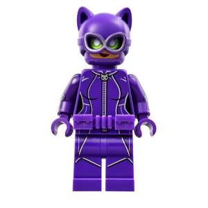 Catwoman - Dark Purple Suit